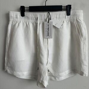 NWT For The Republic White Linen Blend Shorts Large Size